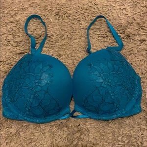 NWOT BOMBSHELL DOUBLE CUP 30C